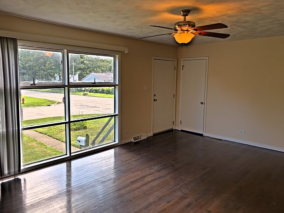4th image of 844 Landon Ave