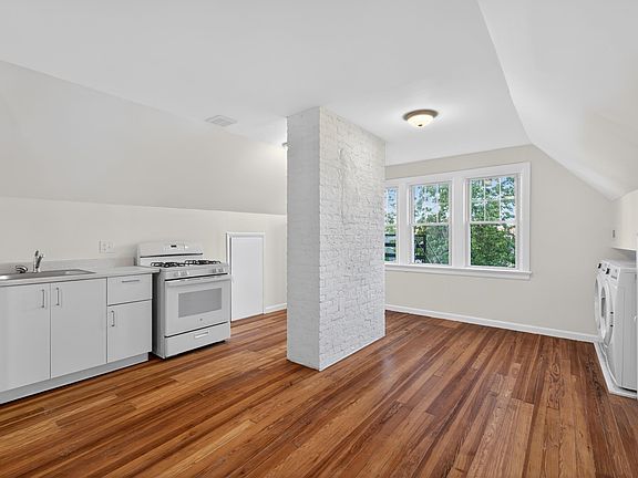 2nd image of 42 Duer Pl #3