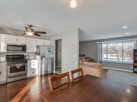 5th image of 37102 Fenway Ave