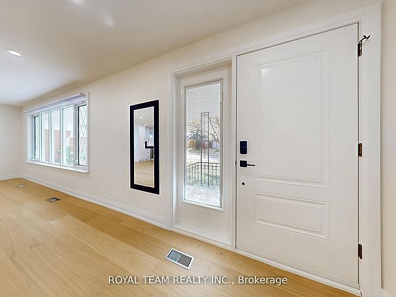 4th image of 37 Markland Dr