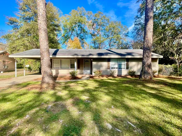 704 Crestview Dr, Hattiesburg, MS 39401