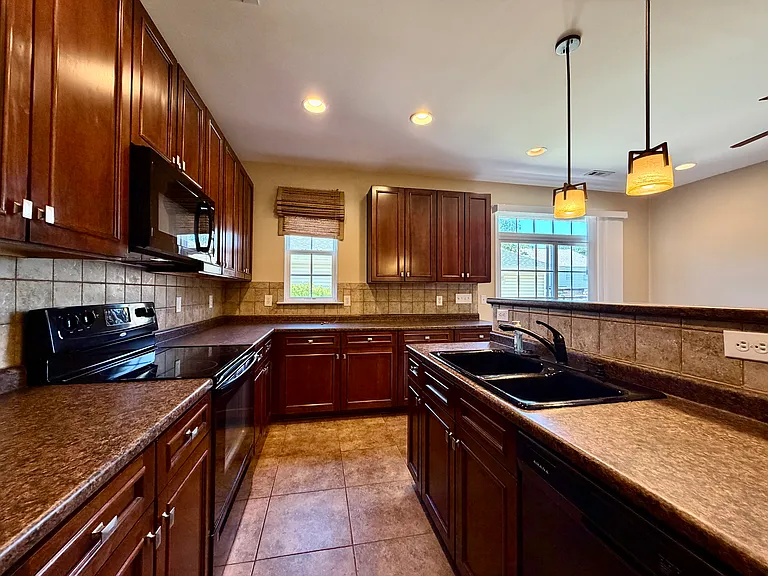 121 Walnut Cove Dr #D — Photo 14