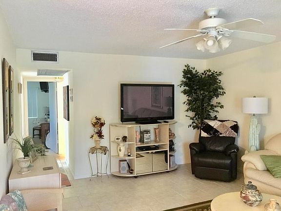 3rd image of 93 Sussex E