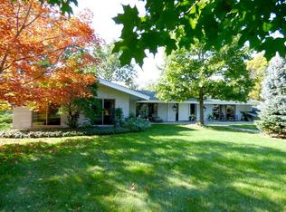 30 Steeplechase Rd, Barrington Hills, IL 60010