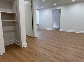 60 Strawberry Hill Ave