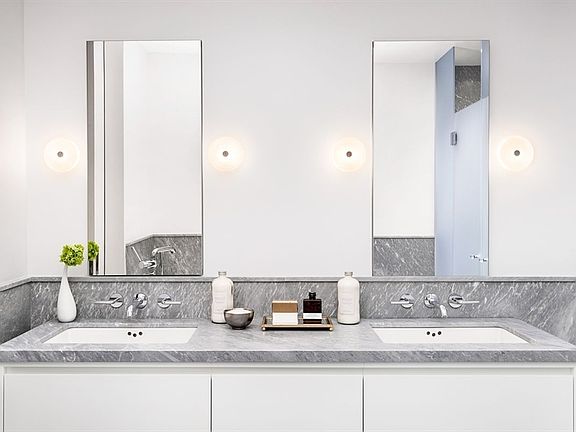 5th image of 21 E 12th St APT 9C