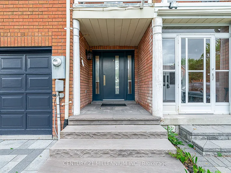 30 Queensmill Ct — Photo 3