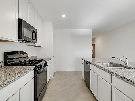 5th image of 7809 Thornton Dr