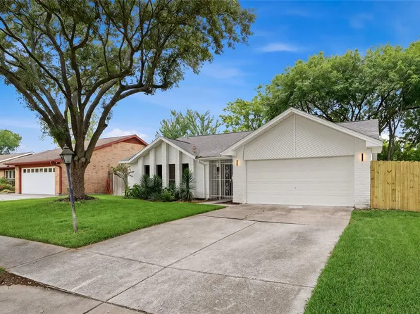 9947 Sagebud Ln, Houston, TX 77089