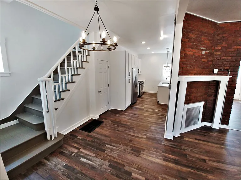 410 Walter St — Photo 5