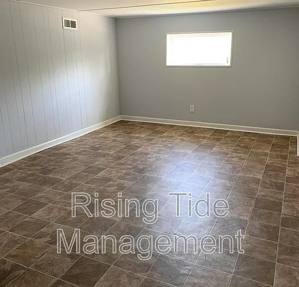 928 Five Mile Rd — Photo 7