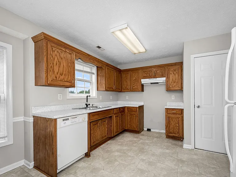 9002 Macbeth Dr — Photo 10
