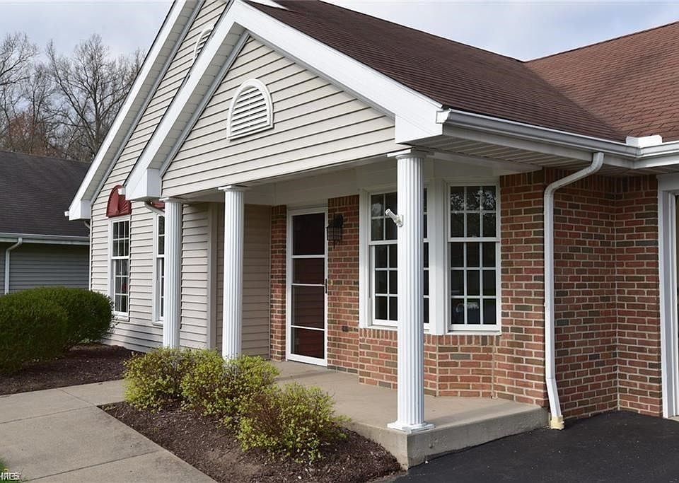1st image of 119 Valley Cir NE