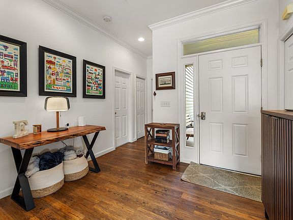 3rd image of 32 Fountain Way
