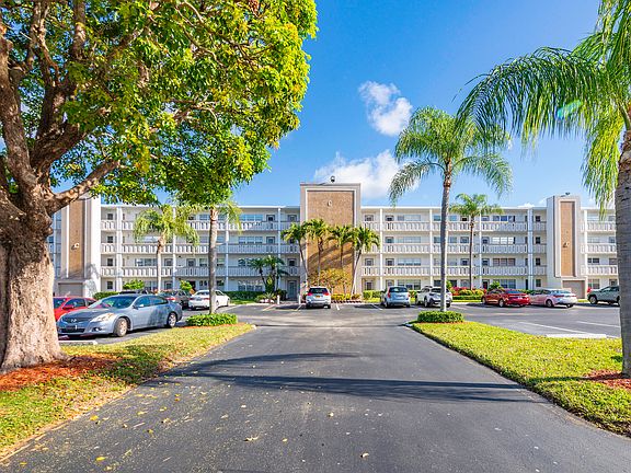 2nd image of 4043 Rexford C #4043