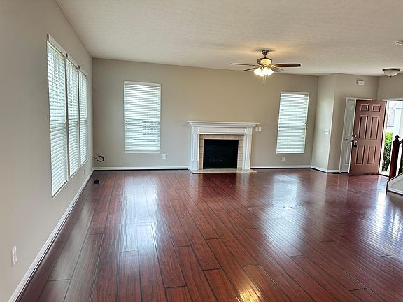 3rd image of 451 Lake Haven Ct