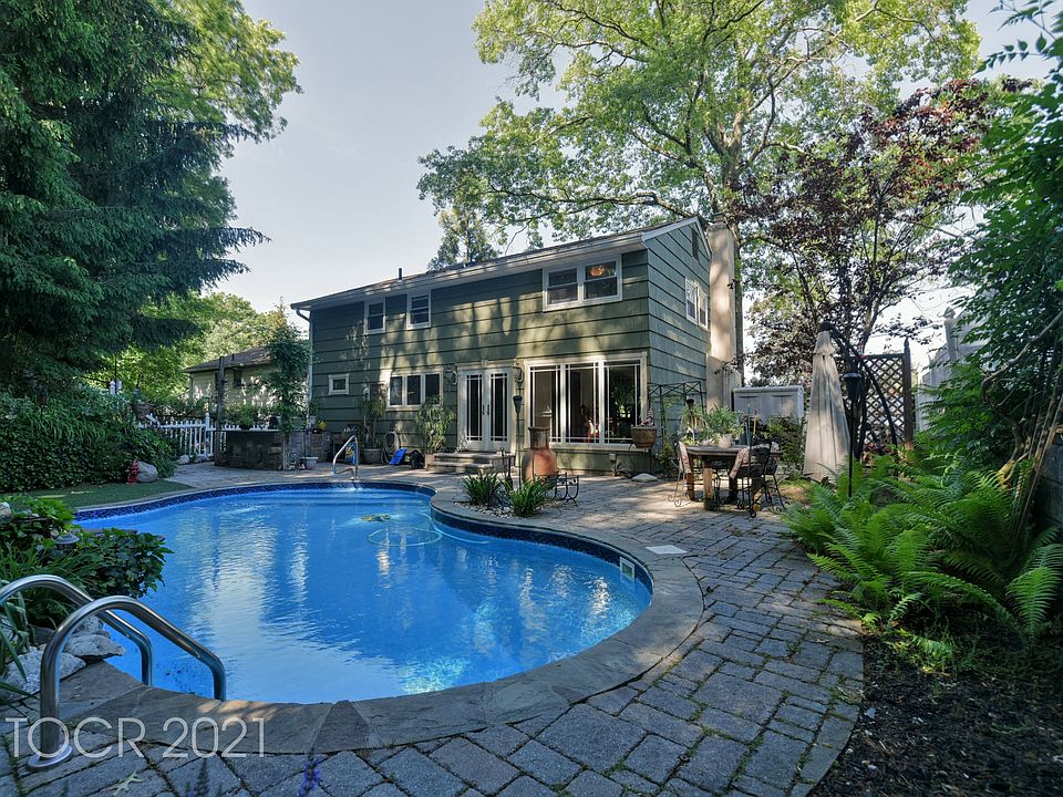 1st image of 128 Hudson Ave