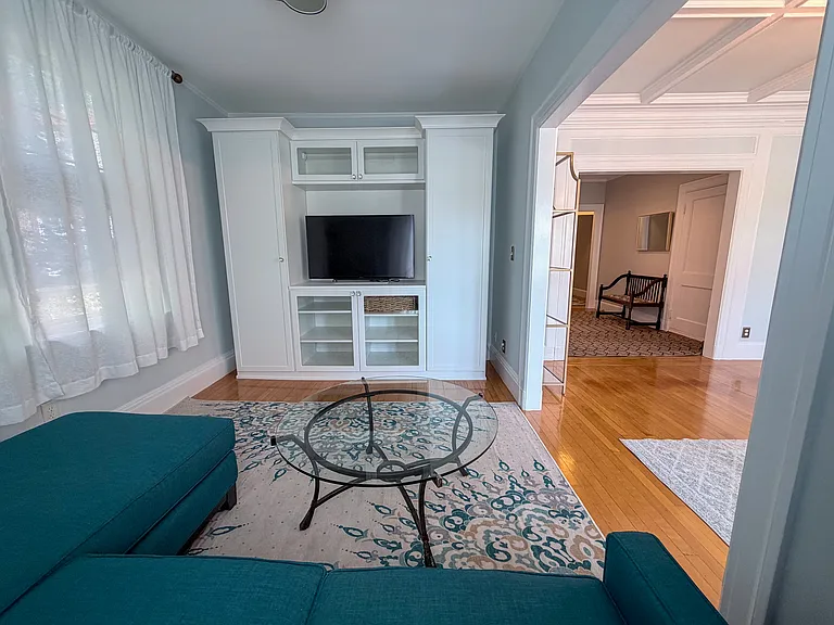569 Franklin St #6 — Photo 6