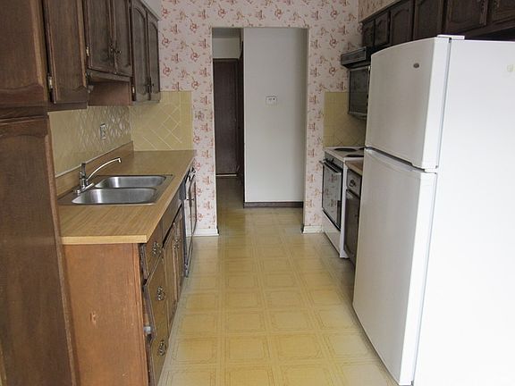 4th image of 9221 Drake Ave APT 106
