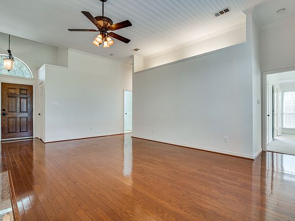 5th image of 313 Bricknell Dr