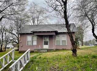 54 N Spring St, Melbourne, AR 72556