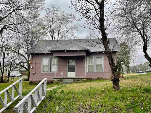 54 N Spring St, Melbourne, AR 72556