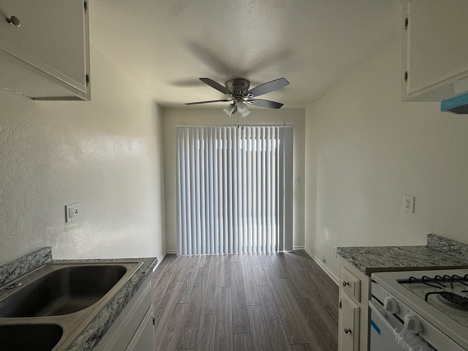 2 bed, 750 sqft, $2,895 — Photo 3