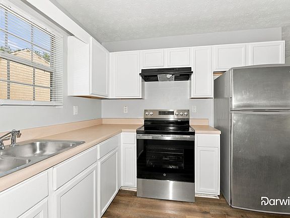 3rd image of 147 Woodwind Way