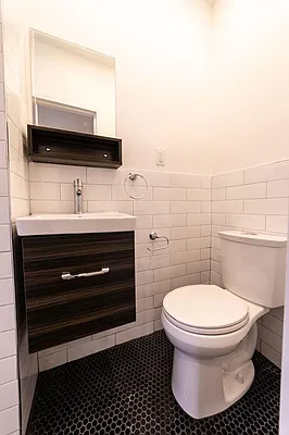 Rented by Triplemint | media 31