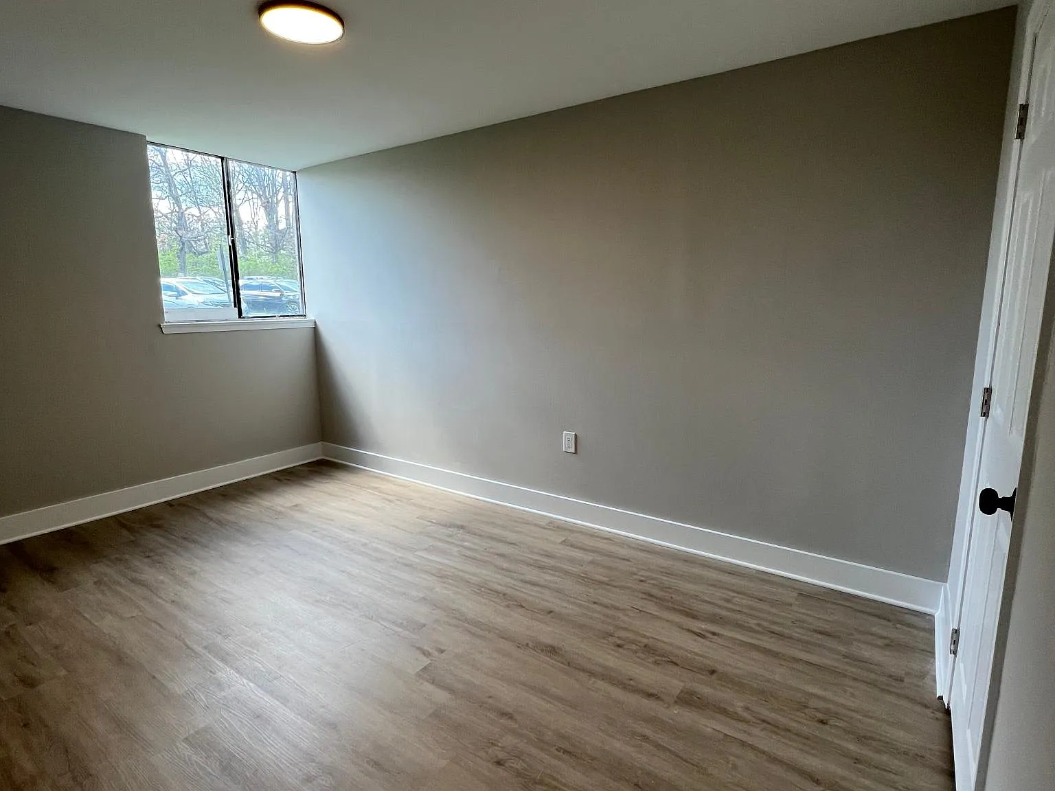 2 bed, 1072 sqft, $2,090 — Photo 3