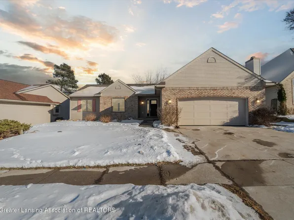 1103 Red Cliffe Dr, Lansing, MI 48917