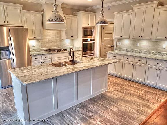 5th image of 3690 Fossil Hill Dr N
