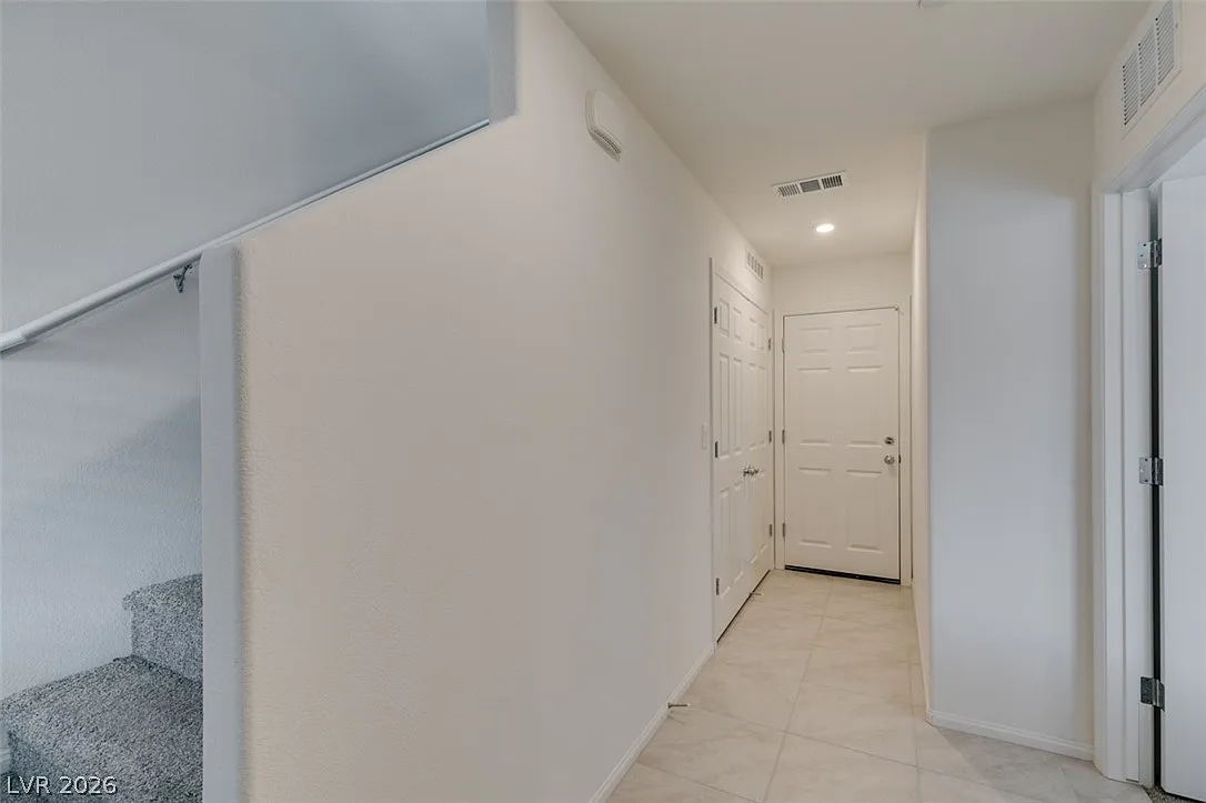 3 bed, 2.0 bath, 1376 sqft, $1,895 — Photo 4