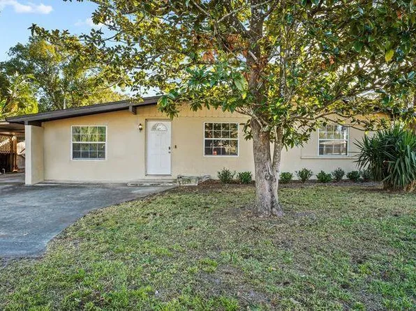 6208 10th St, Zephyrhills, FL 33542