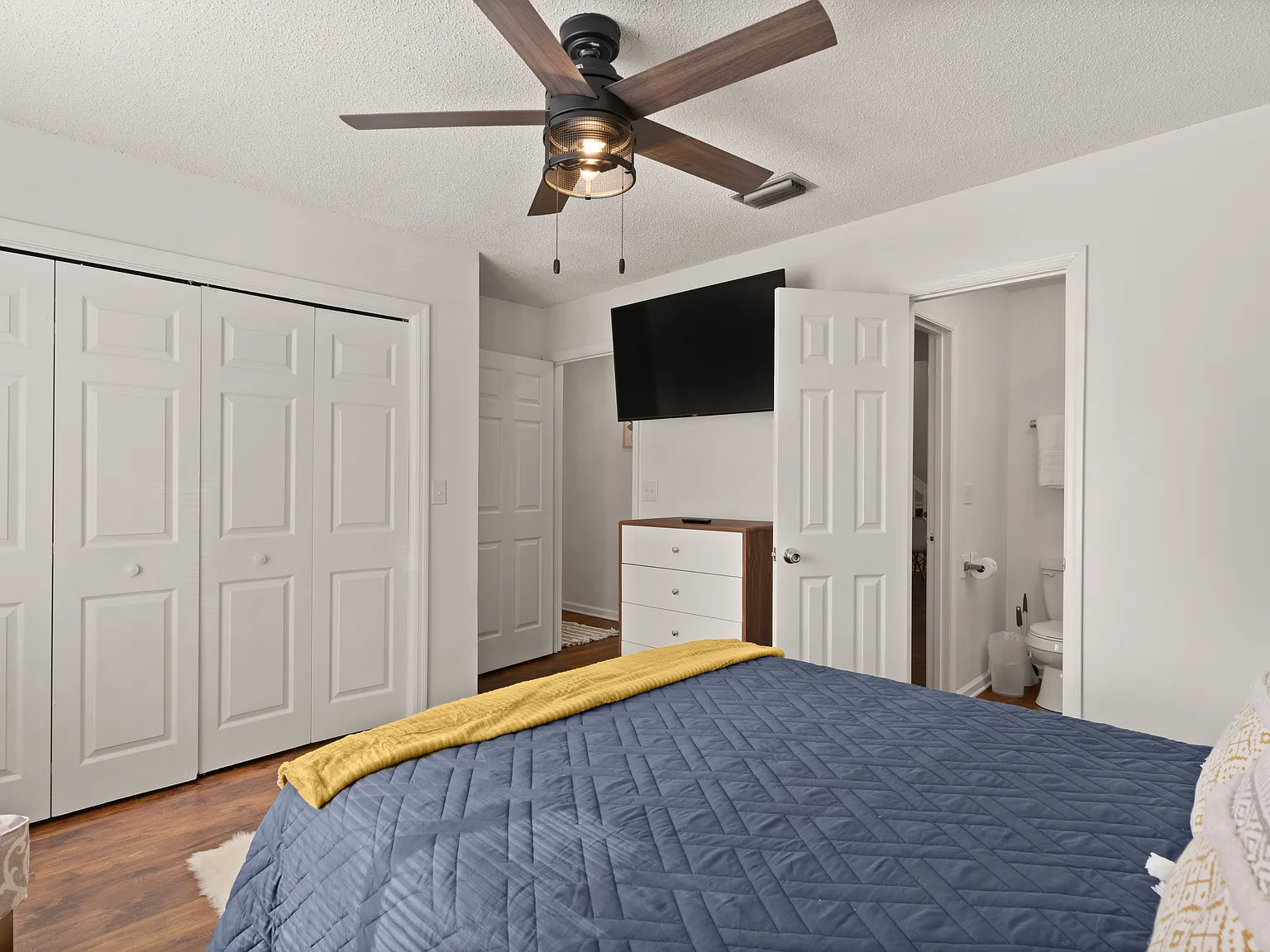 2 bedroom townhouse - Fully Furnished — Photo 3