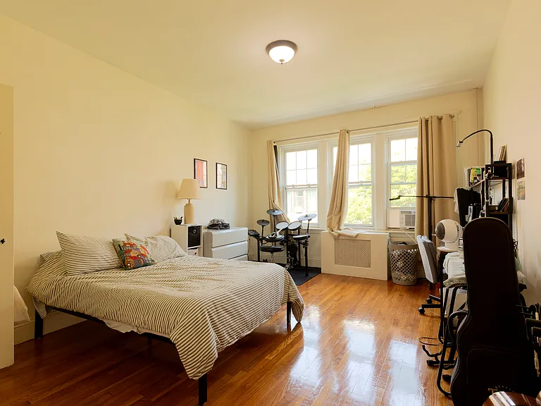 401 Washington St #4 — Photo 16