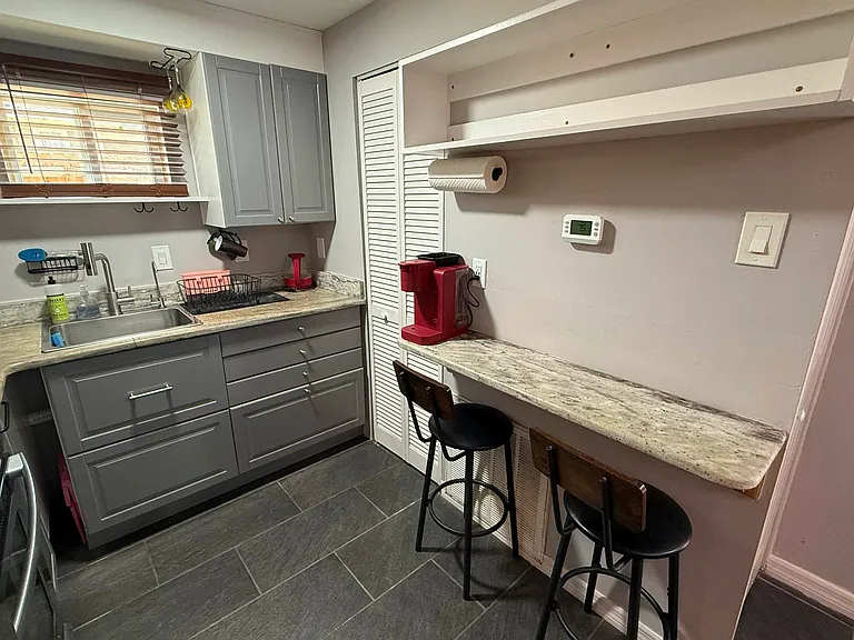 803 E James St #2-1 — Photo 15