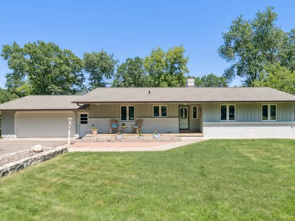 899 Willow Ridge Rd #1, Hudson, WI 54016