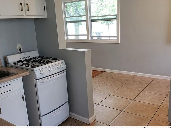 3rd image of 4812-4814 Idaho Ave N #1