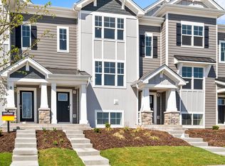 2131 Yellowstone Blvd, Mundelein, IL 60060