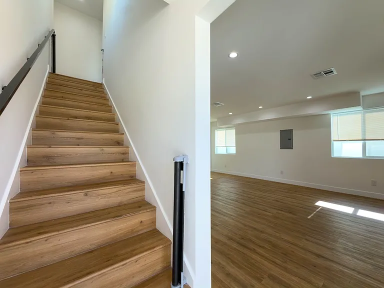 12406 Cantara St — Photo 4