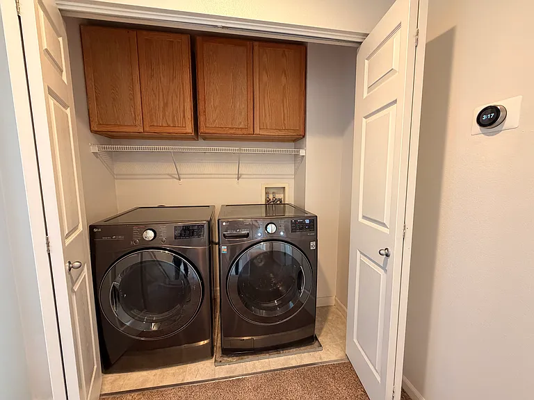 2221 Amaryllis Cir — Photo 13