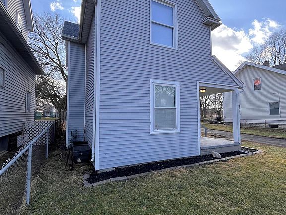 5th image of 1122 Vinal St