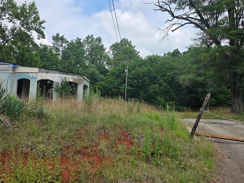 2nd image of 550 Thomas Rd