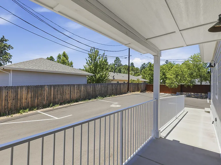 533 W Gurley St #3 — Photo 4