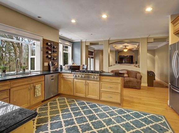 3rd image of 19259 Normandy Park Dr SW