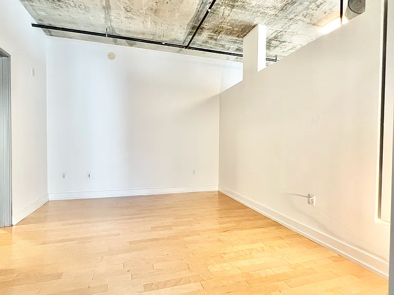 645 W 9th St #631 — Photo 7