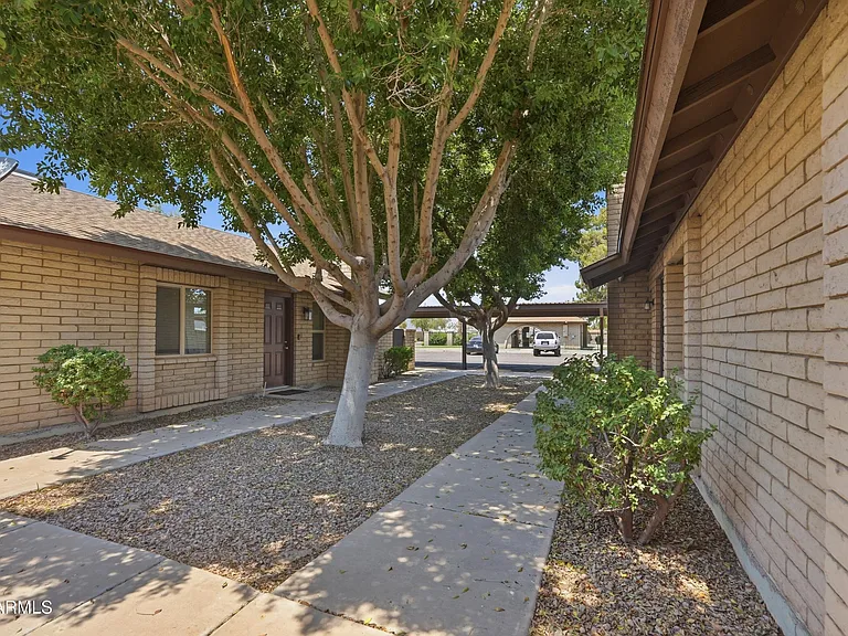 126 W Loma Vista Dr #101 — Photo 31