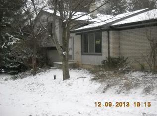 6608 Ridgewood Rd, Clarkston, MI 48346