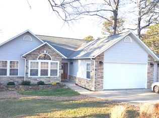 15 La Quinta Loop, Eureka Springs, AR 72631
